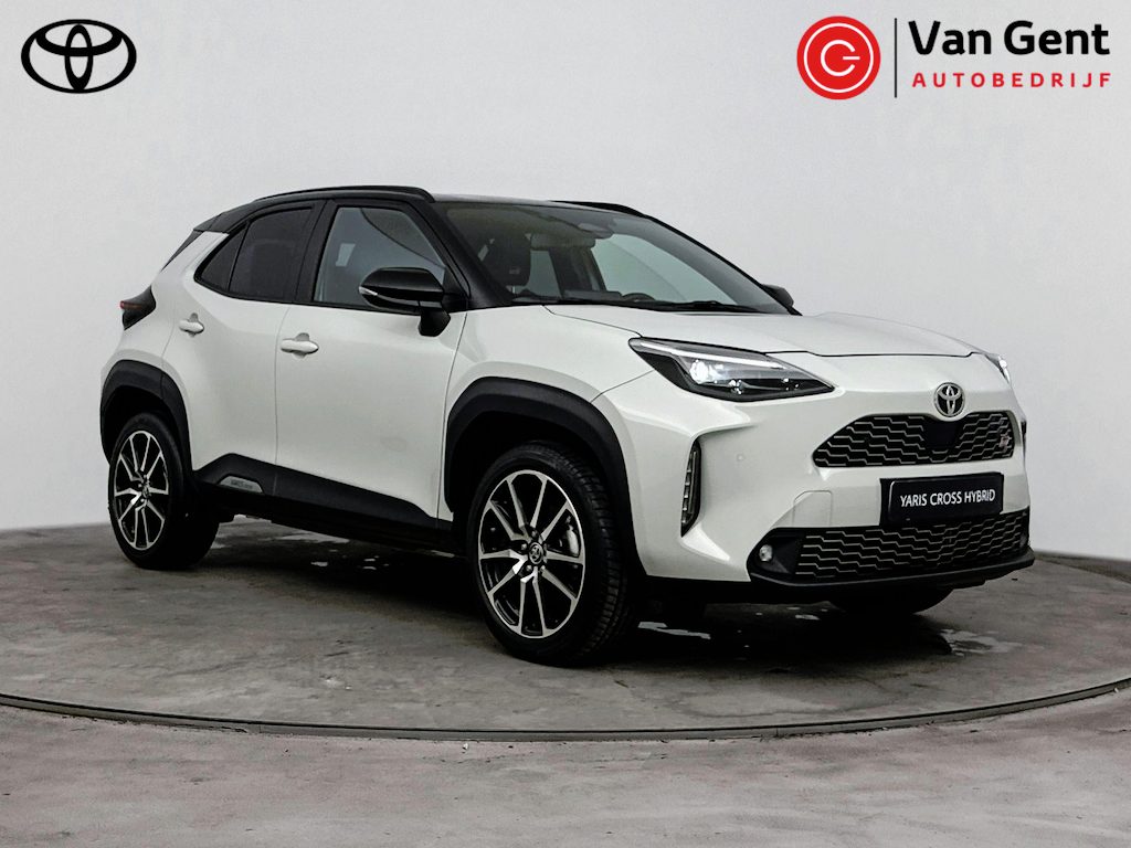 Toyota Yaris Cross 1.5 Hybrid 130 GR SPORT | Dodehoek detectie | Apple Carplay / Android Auto | Head-up display | Stoelverwarming | Leder/alcantara | Parkeersensoren voor/achter | Adaptive Cruise | Keyless | Camera | 18 inch
