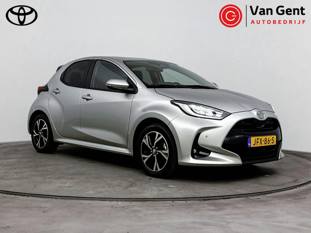 Toyota Yaris 1.5 Hybrid 115 Dynamic | Dodehoek detectie | Parkeersensoren voor/achter | Stoel-/stuurverwarming | Apple Carplay / Android Auto | Keyless | Adaptive Cruise | Clima | Camera | 16 inch