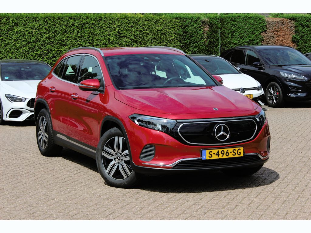 Mercedes-Benz EQA 250+ Luxury Line 71 kWh / SoH 93,4% / Camera / Leder / CarPlay / Keyless / 18'' / Stoelverwarming / DAB / Cruise Control