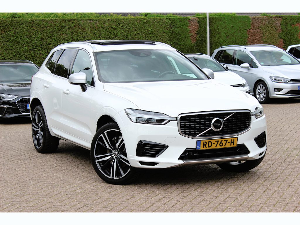 Volvo XC60 2.0 T8 Twin Engine AWD R-Design / Trekhaak / Panoramadak / Leder / CarPlay / 21'' / Parkeerhulp V+A / Stoelverwarming / DAB / Cruise Control