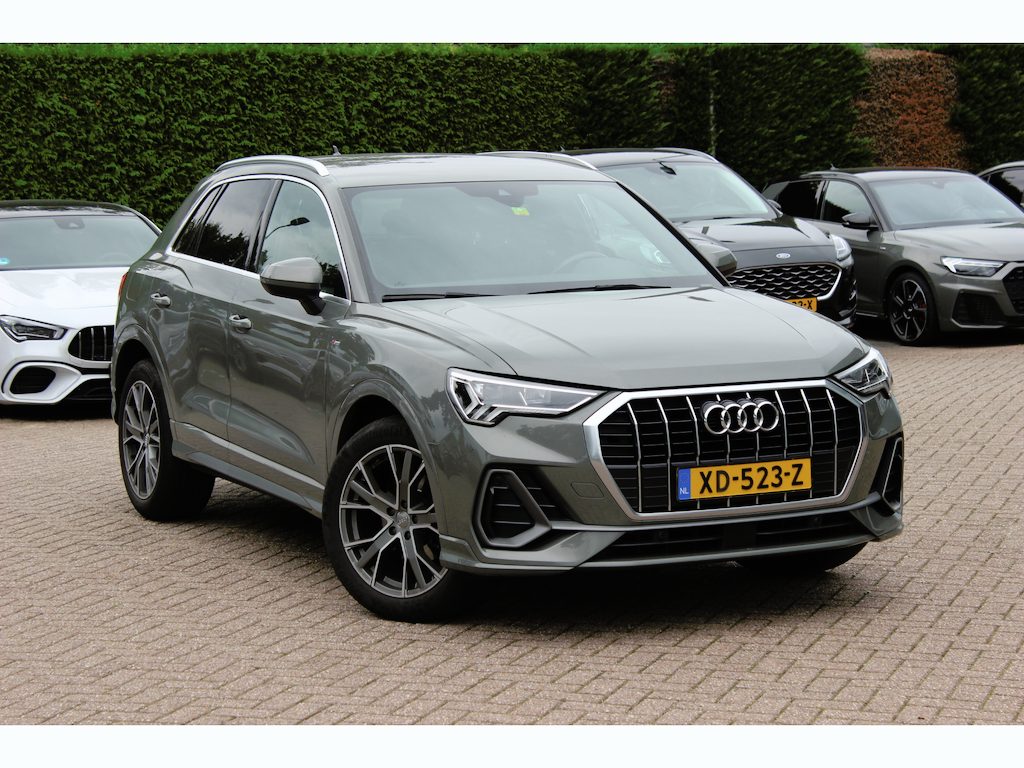 Audi Q3 35 TFSI S Line / CarPlay / Parkeerhulp V+A / 18'' / Sfeerverlichting / Elektr. stoelen / Matrix LED / Virtual Cockpit / Cruise Control