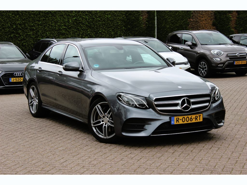 Mercedes-Benz E-klasse 200 Ambition AMG / Dealer Onderhouden / Camera / Navigatie / Dodehoek / 19'' / Leder&Alcantara / Cruise Control