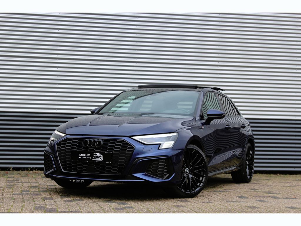 Audi A3 Sportback 40 TFSI e 3x S-Line | Pano | HUD | B&O | Matrix | Memory seat | RS Zetels | Massage stoelen | Keyless | Black |