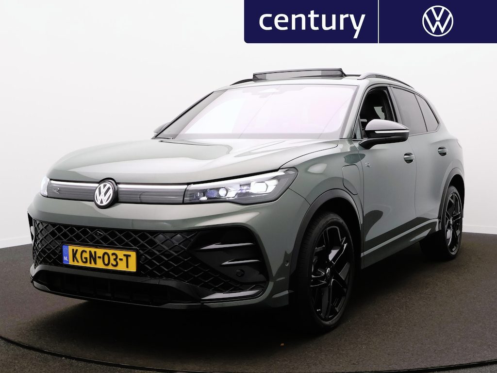 Volkswagen Tiguan 1.5 eHybrid R-Line Edition | Panodak | Harman Kardon | Trekhaak | 360 Camera | ACC | Massage |