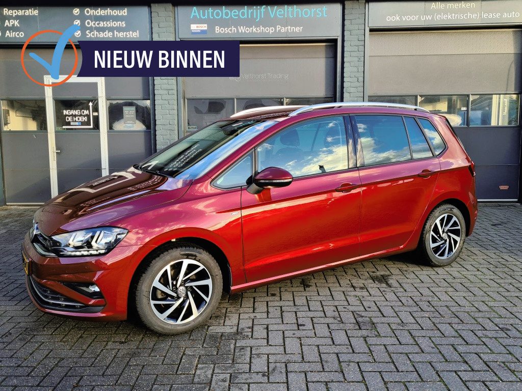 Volkswagen Golf Sportsvan 1.0 TSI Highline ACC/ Stoelverwarming/Trekhaak/Stoelverwarming
