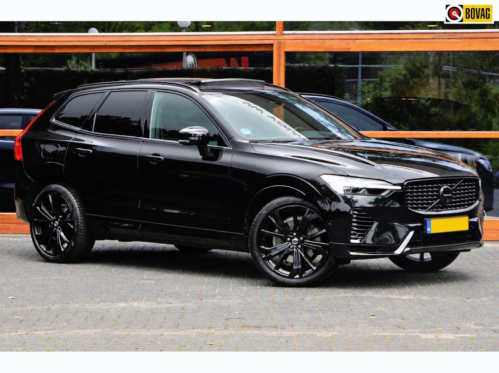 Volvo XC60 T8 Hybride AWD Ultra Black Edition | Panoramadak | Trekhaak | Stoel + Stuur Verwarmd | Camera | Apple CarPlay |