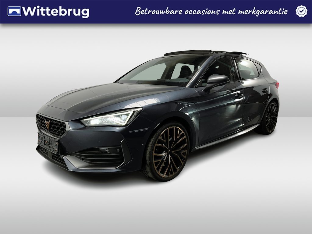 CUPRA Leon 1.4 e-Hybrid VZ Performance / AUTOMAAT/ 245 PK/ NAVI/ FULL-LINK/ CAMERA/ MEMORY SEAT/ STUUR-STOELVERWARM./ ADAPT-CRUISE/ DODEHOEK/ 19'' LMV/ SUPER SPORTSTUUR