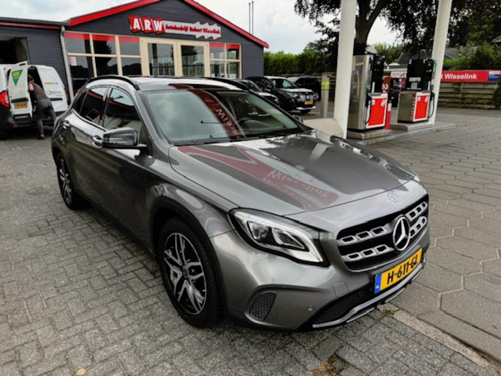 Mercedes-Benz GLA 200 Premium Plus
