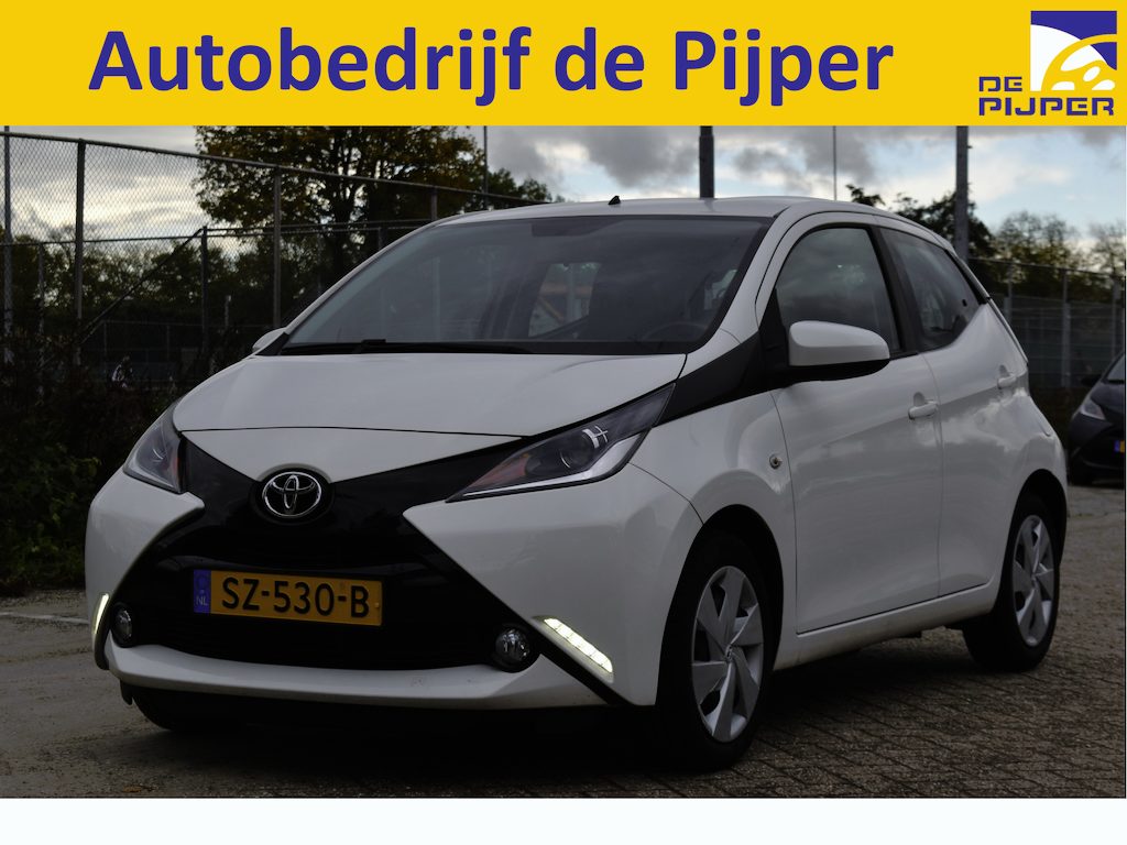 Toyota Aygo 1.0 VVT-i x-play | NL-Auto | Carplay/Android | Camera | Airco | NAP