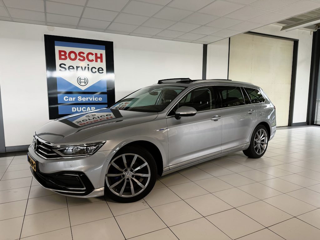 Volkswagen Passat Variant 1.4 TSI PHEV GTE Business Panoramadak / Trekhaak / Dyn Audio / Carplay /