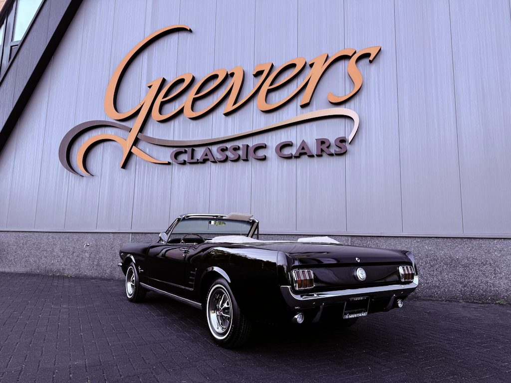 Ford Mustang Convertible