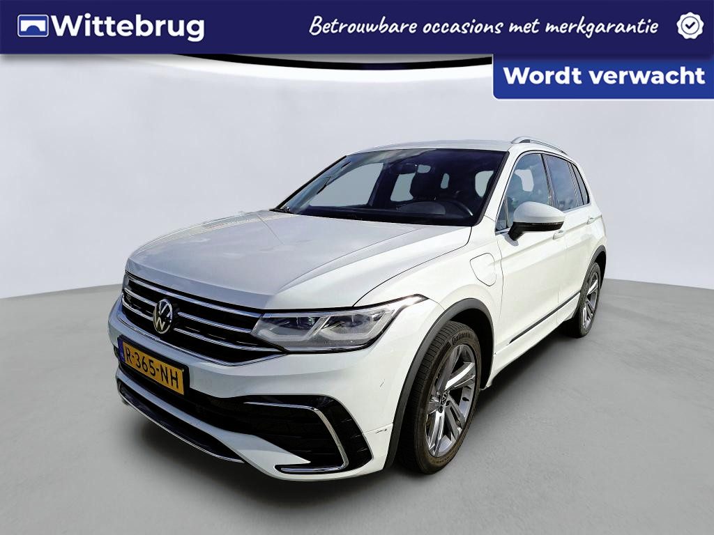 Volkswagen Tiguan 1.4 TSI 245pk eHybrid R-Line Business+ DSG Automaat / Navigatie / LED Matrix / Parkeersensoren / LM 19 inch / Digital cockpit / Elektr a.klep