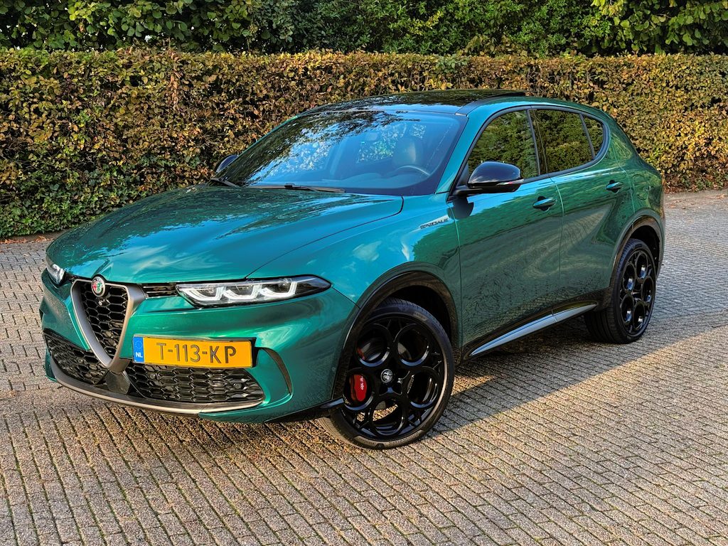 Alfa Romeo Tonale 1.3T PHEV Edizione Speciale Q4 | Verde Montreal| Pano | HK | Stoelventilatie| 20 inch | 360° | T