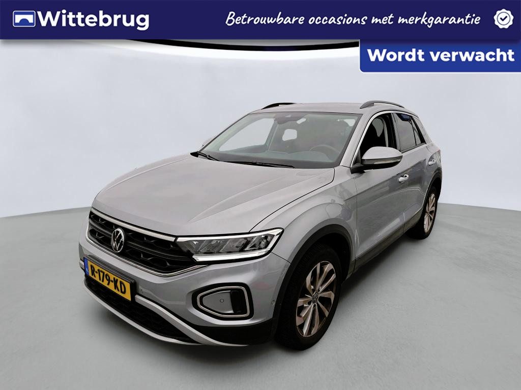 Volkswagen T-Roc 1.5 TSI 150pk Life DSG Automaat / Navigatie / LM 17 inch / LED / Camera / Park Assist / Afn. Trekhaak / Dig cockpit Pro