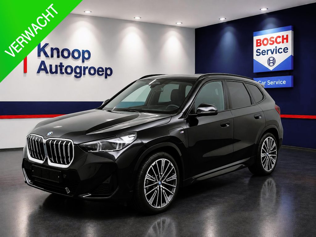 BMW X1 xDrive30e | M Sport | Alcantara/Leer | Pano | Adaptive LED | HUD | 19 inch ( Vestiging - Nieuwegein )