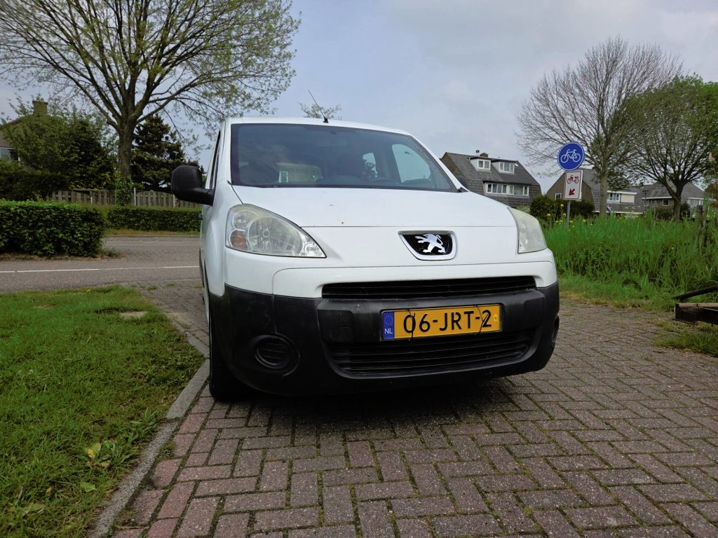 Peugeot Partner 1.6 16V 90PK /5-persoons / Achterklep / Trekhaak/ nwe APK