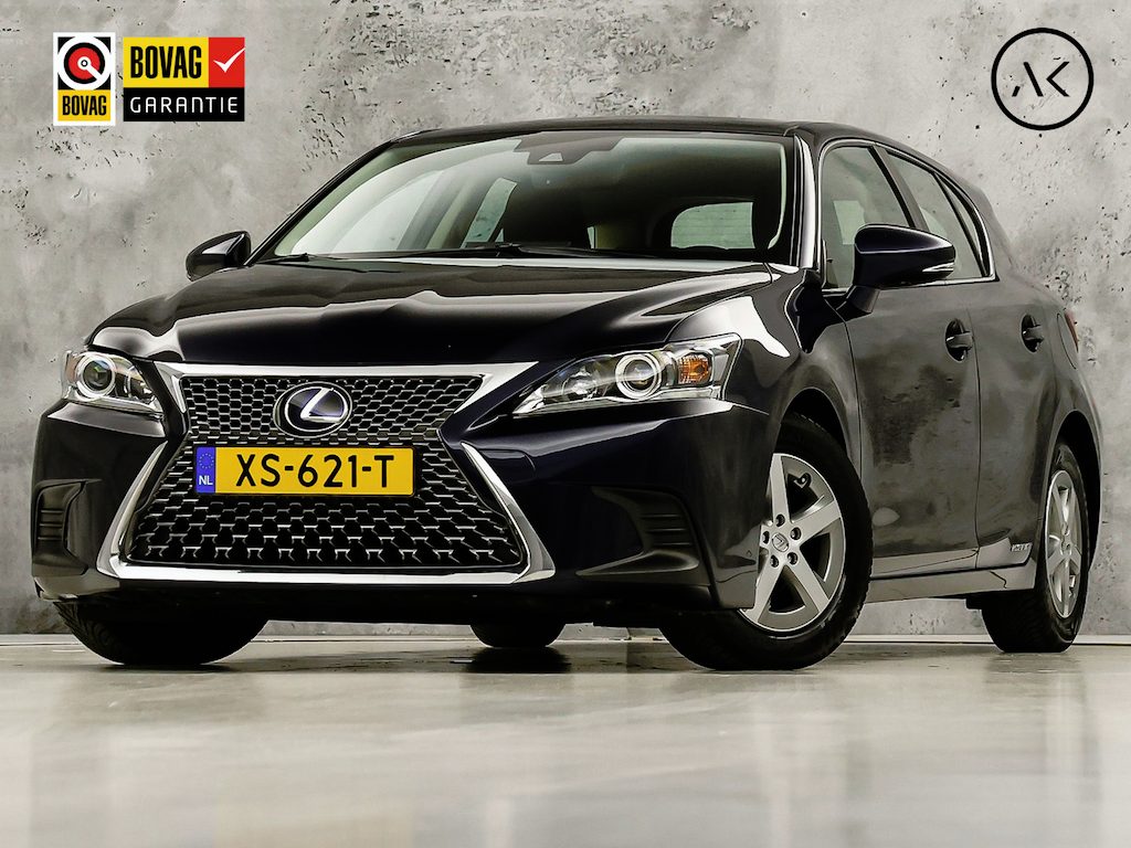 Lexus CT 200h Sport Automaat (APPLE CARPLAY, GROOT NAVI, CAMERA, SPORTSTOELEN, CRUISE, ALCANTARA, NIEUWSTAAT)