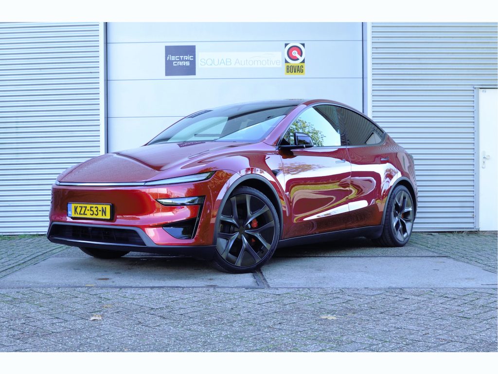 Tesla Model Y Performance AWD 83 kWh Trekhaak (1.600kg), AutoPilot4.0 (FSD 99,- p/mnd)