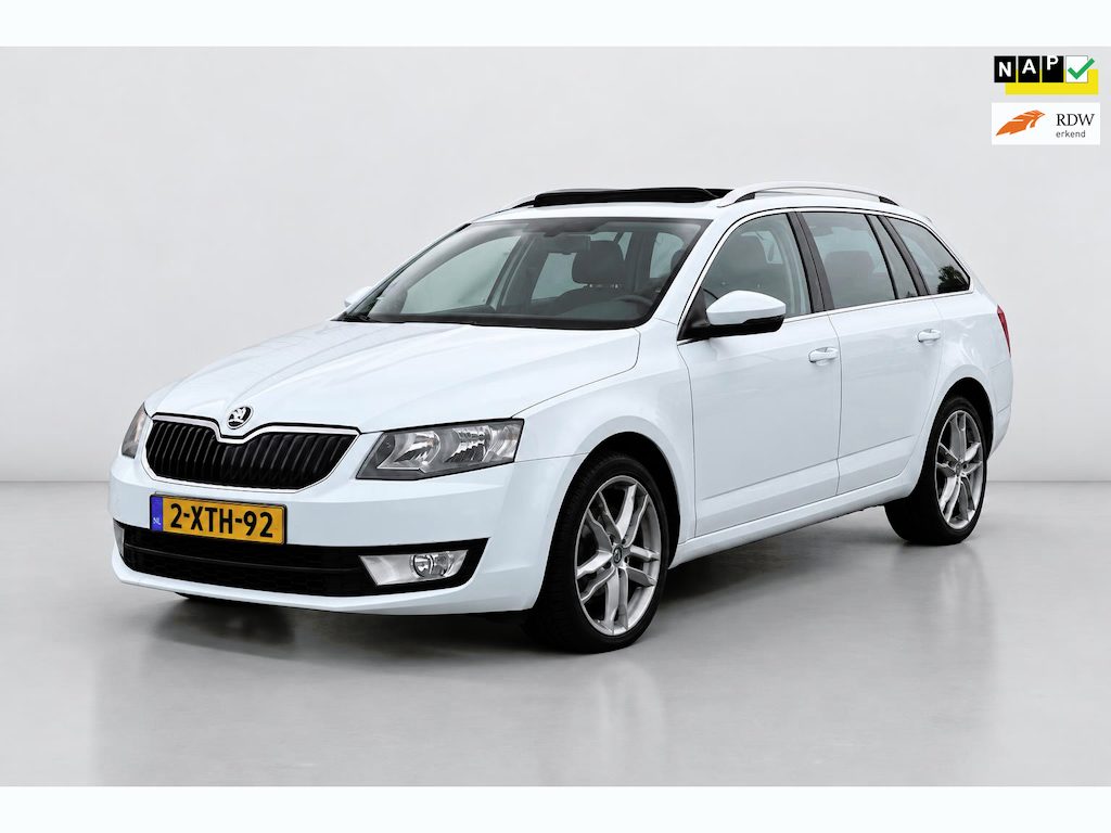 Skoda Octavia Combi 1.2 TSI Greentech Ambition Bus PANO AUTO LEER NAVI