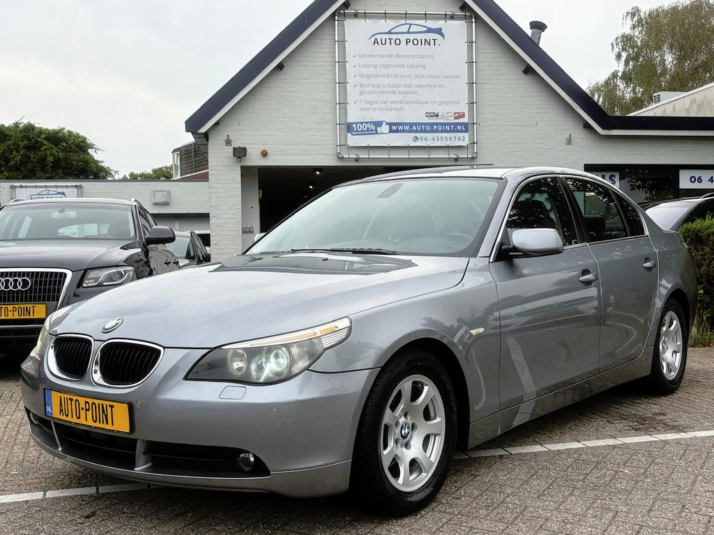 BMW 5-Serie 520i 6-CILINDER/LEDER/NAVI/XENON/CRUISE/PDC