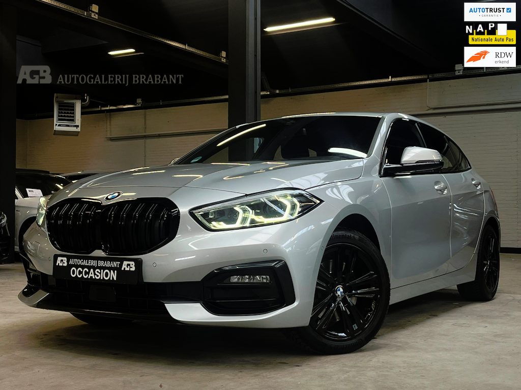 BMW 1-Serie 118i High Executive M pakket *Ambiance/PDC Camera/Head-up display/ACC
