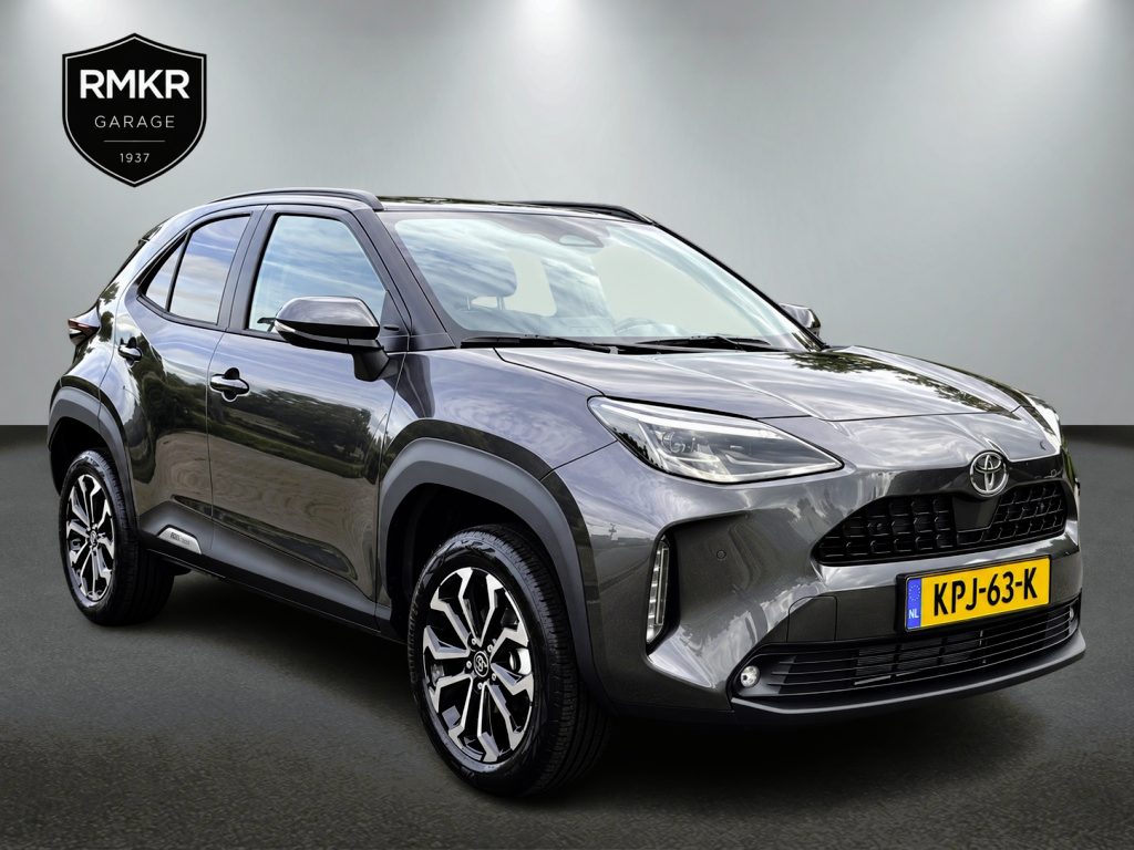 Toyota Yaris Cross 1.5 Hybride 130 pk Black Edition, Safety + Winter pakket.