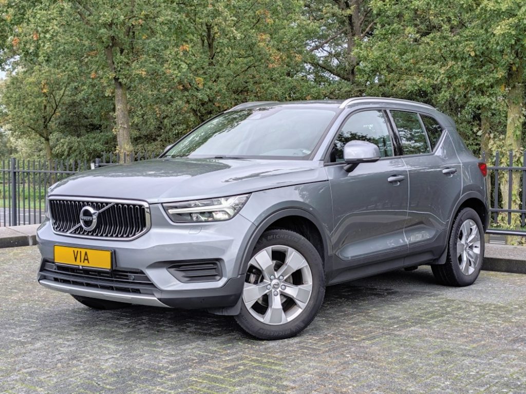 Volvo XC40 155PK T3 Momentum | Trekhaak | Navi | Camera | ACC | ECC | Lichtmetaal | Stoelverw.