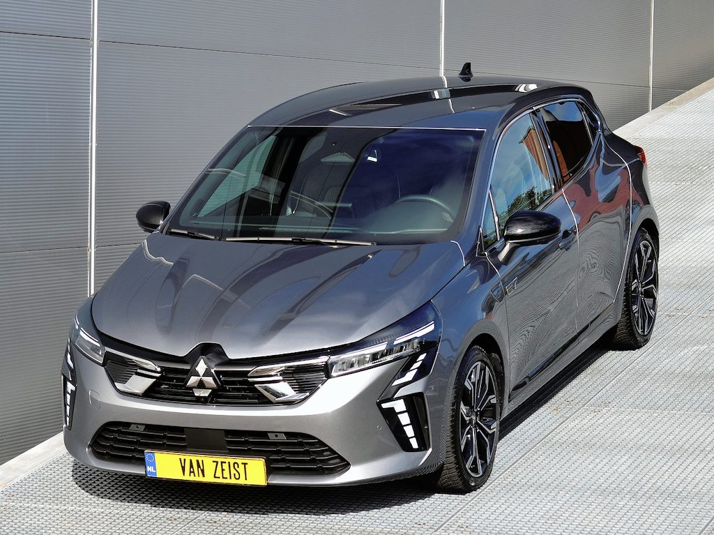 Mitsubishi Colt HEV 1.6 A/T INSTYLE | FULL HYBRID | FULL OPTIONS | 360 CAMERA | ALL SEASON BANDEN | BOSE | STOEL & STUURVERWARMING | NAVI | FABRIEKSGARANTIE TOT 05-02-2033* | ALL IN RIJKLAARPRIJS