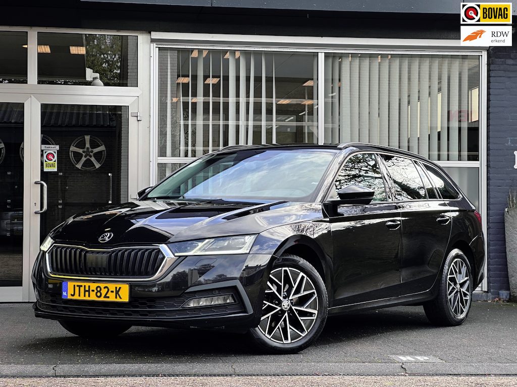 Skoda Octavia Combi 2.0 TDI CRUISE / LANE / MASSAGE / AUTO