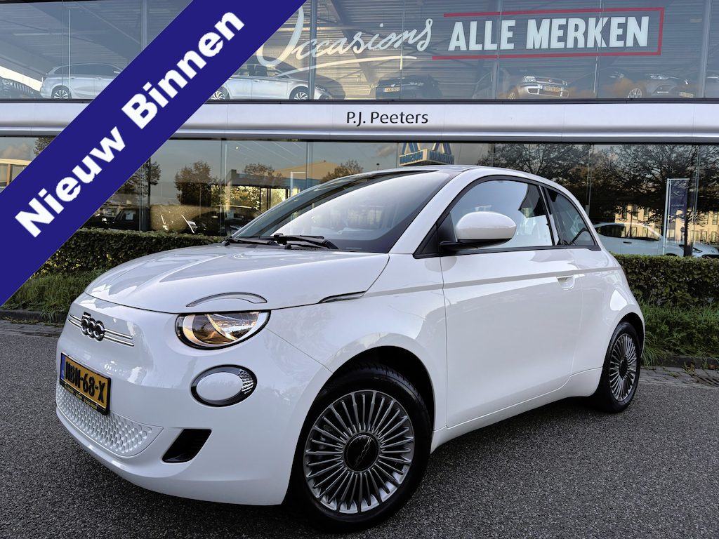 Fiat 500e Urban 42 kWh Airco - Apple carplay - Draadloze telefoonlader - Navigatie - Licht metalen velgen 16 inch - Cruise control - Led verlichting - Bluetooth - Keyless start - Elektrische ramen - Stuur leder - Stuur multifunctioneel