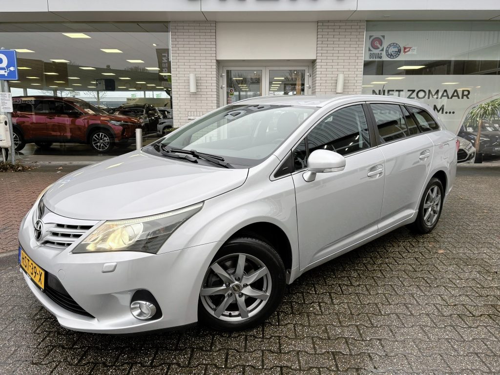 Toyota Avensis Wagon 1.8 VVTi Dynamic limited | Trekhaak | Cruise | Stoelverwarmin