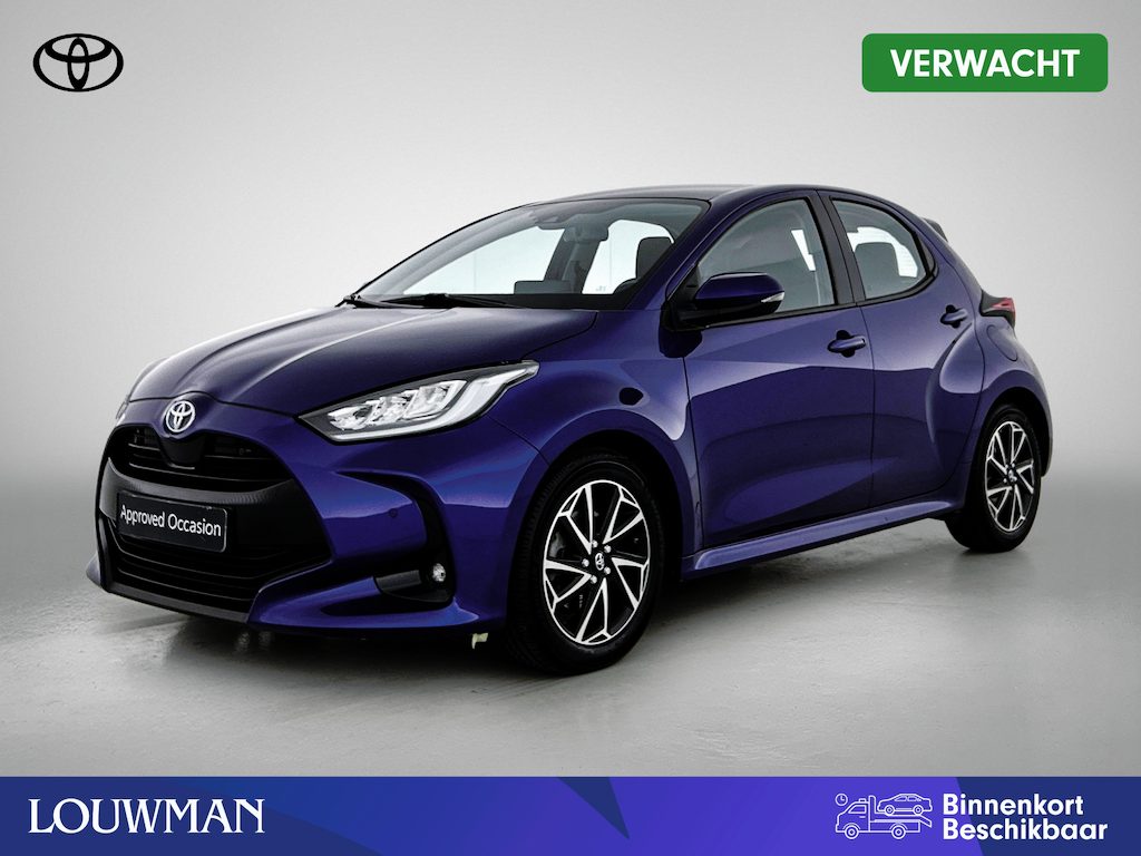 Toyota Yaris 1.5 Hybrid Style + | Panoramadak | Head-Up Display | Dodehoek detectie | Parkeersensoren Voor+achter | Draadloze telefoonlader | Navigatie | Apple CarPlay/Android Auto |