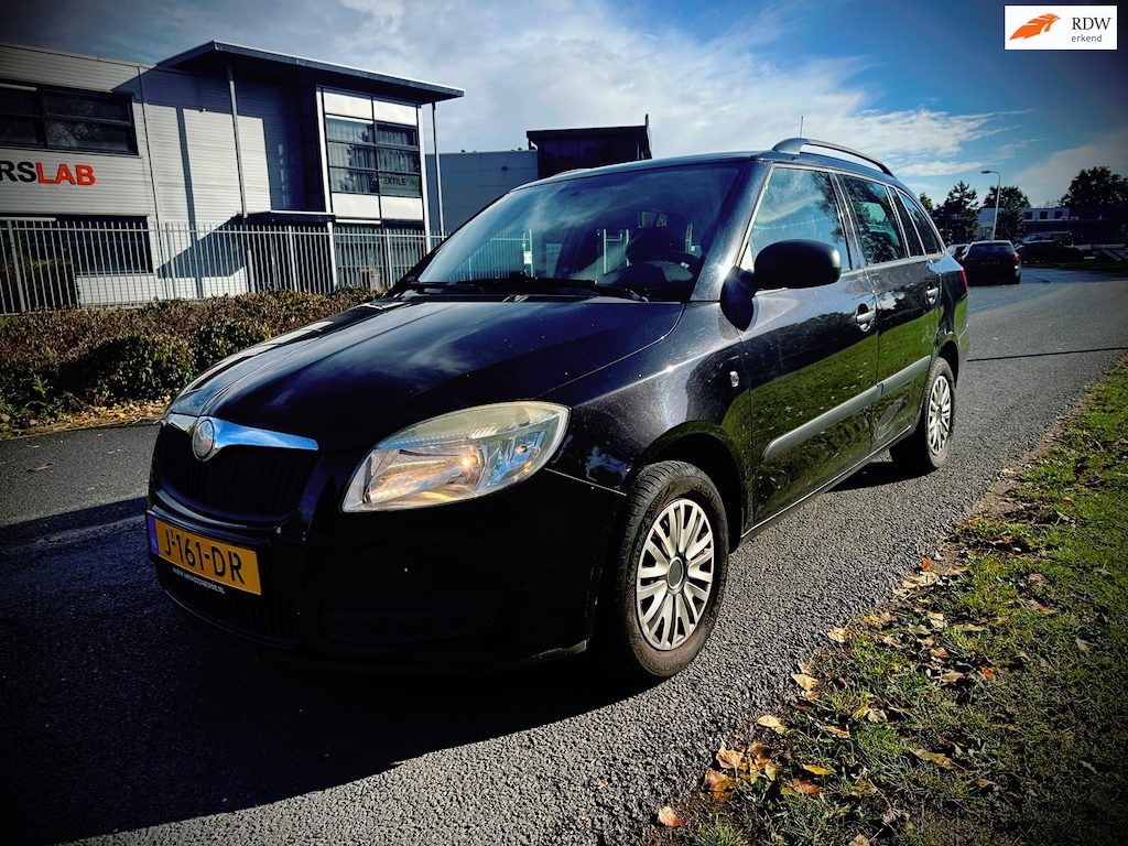 Skoda Fabia Combi 1.4-16V Comfort, airco, apk, boekjes