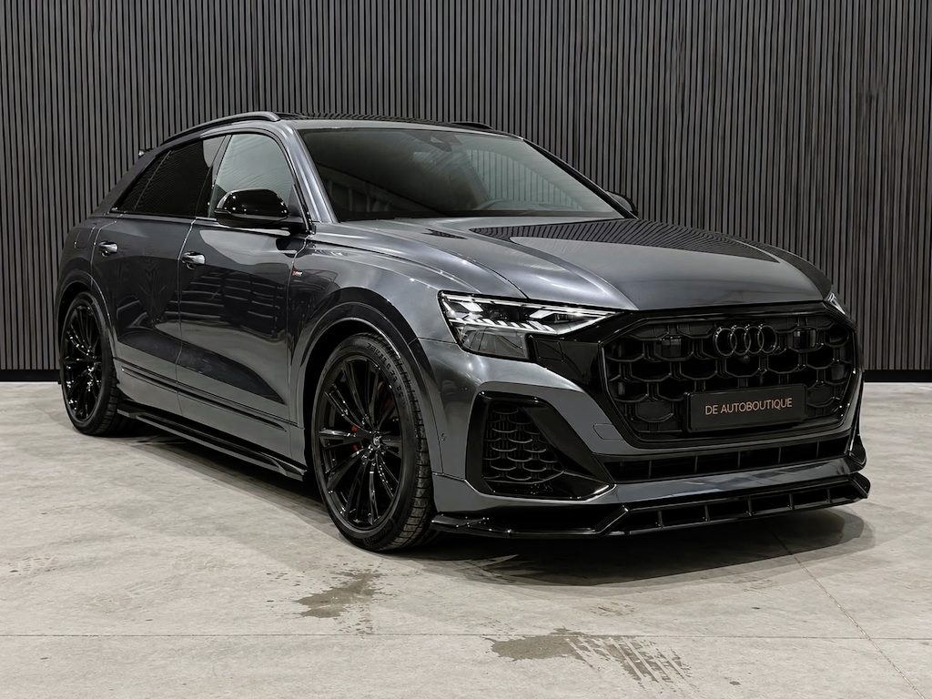Audi Q8 60 TFSIe Quattro S Competition / 4WD Besturing / Pano / RS Zetel / Softclose / Alcantara hemel / Trekhaak /