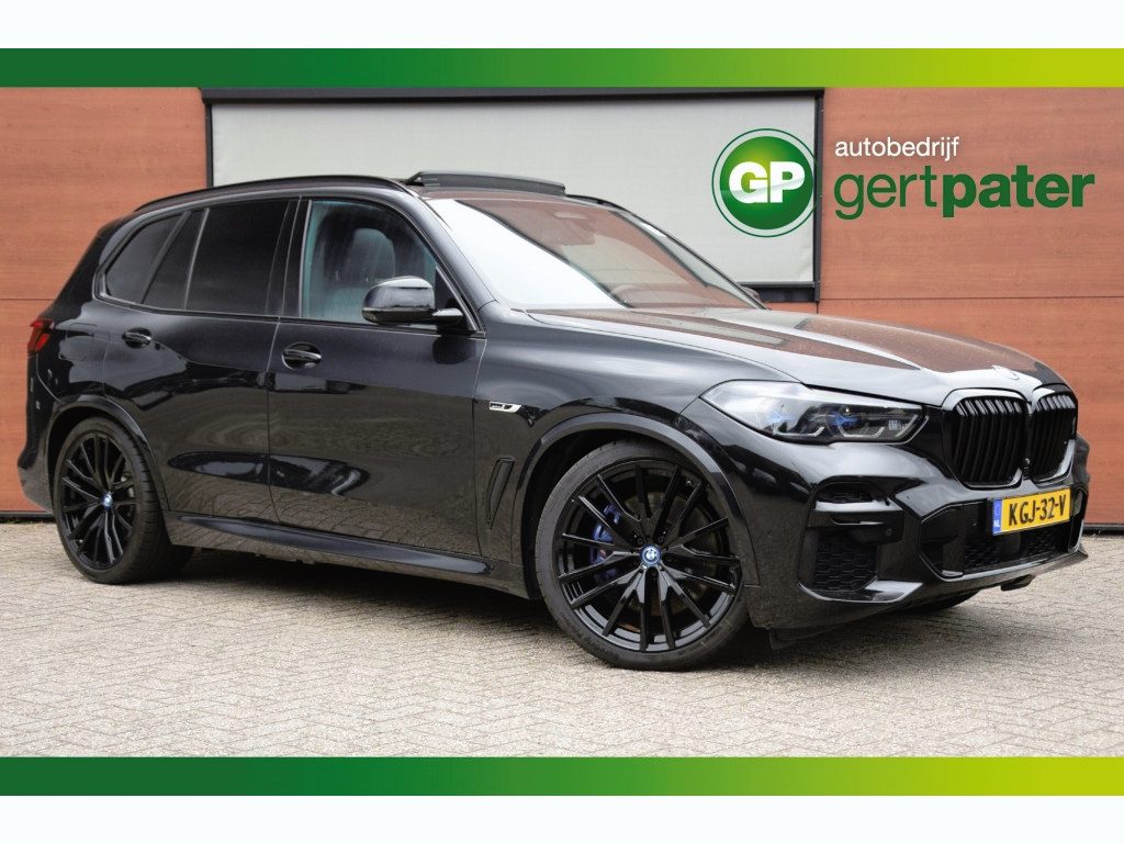 BMW X5 xDrive45e M-Sport Pano/Laser/22"/H&K/AdaptiveCruise/HeadUp/SOH96
