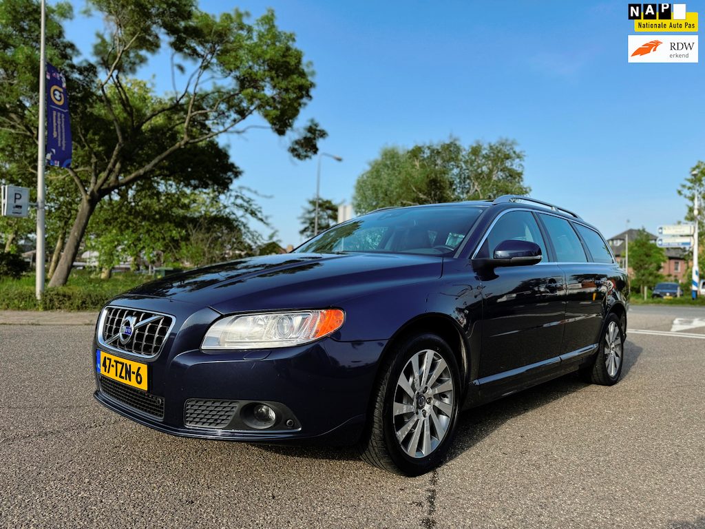 Volvo V70 1.6 T4 Limited Edition / airco / cruise.control / leder / pdc / elek.pakket / trekhaak / stoelverwarming / nap...