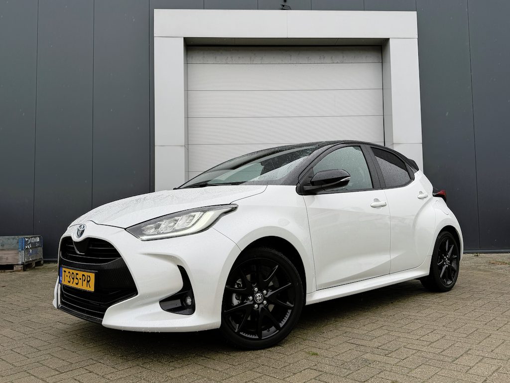 Toyota Yaris 1.5 Hybrid Executive Limited Automaat 116pk | Trekhaak | LED-koplampen | Dealer-onderhouden |
