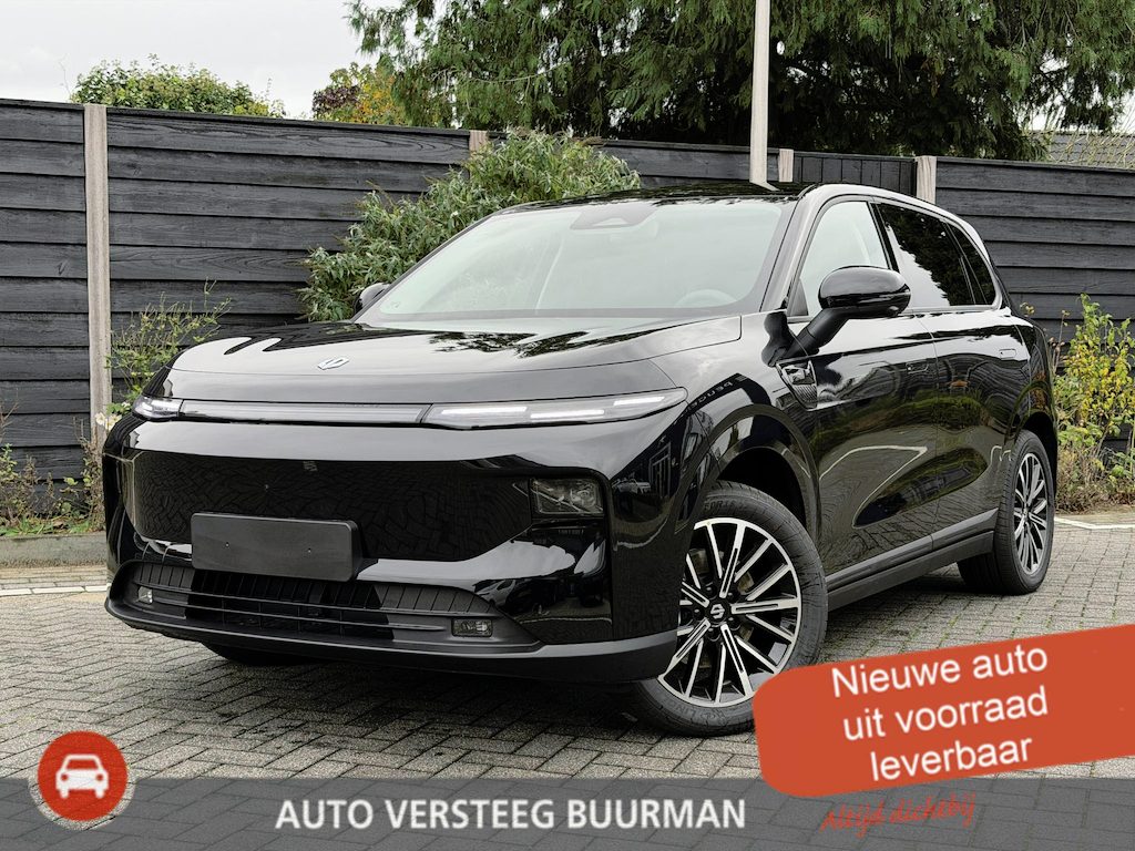 Leapmotor B10 Design ProMax 67.1 kWh 218PK Automaat Navigatie, Rondomzichtcamera, Adaptieve Cruise Control, Climate Control, Panoramadak