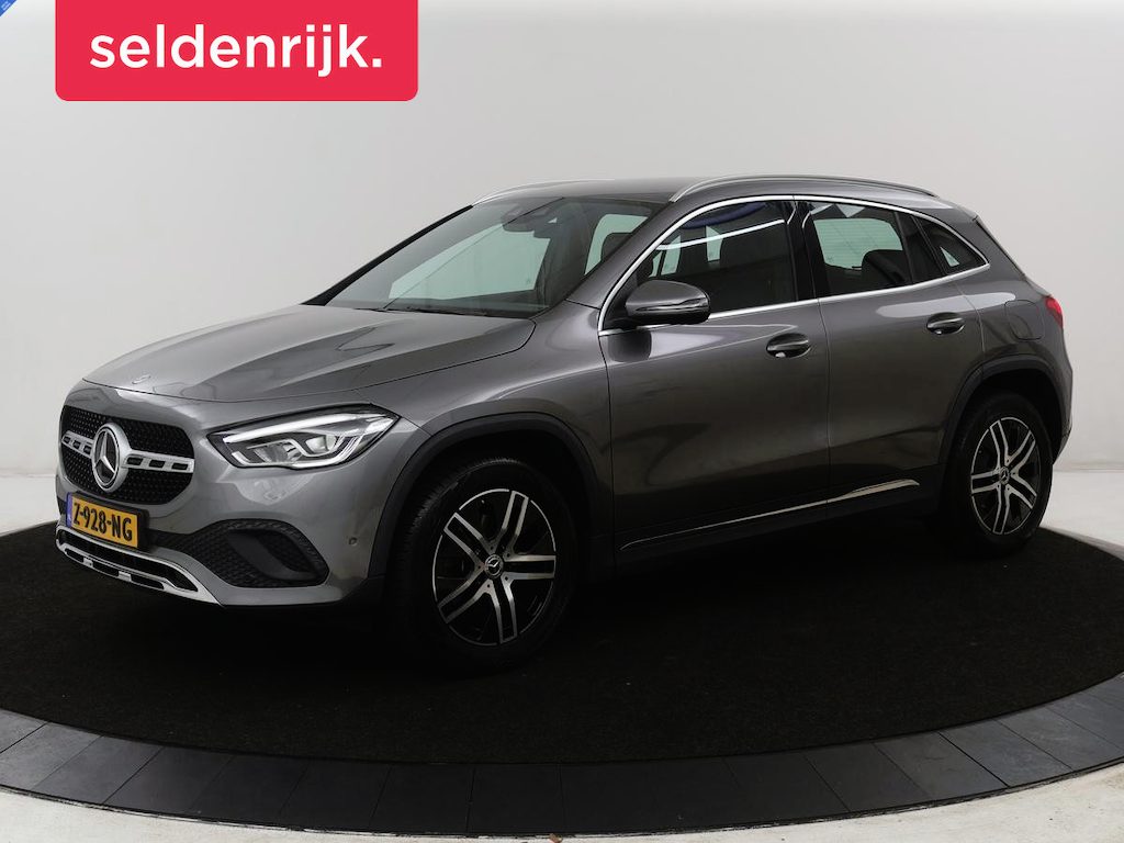 Mercedes-Benz GLA 200 Style | Half leder | Stoelverwarming | Trekhaak | Cruise control | Camera | Park assist | Carplay | Sfeerverlichting
