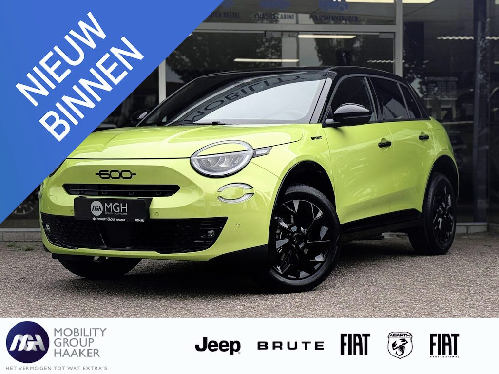 Fiat 600 600e Sport 54 kWh | Camera | Carplay | Alcantara