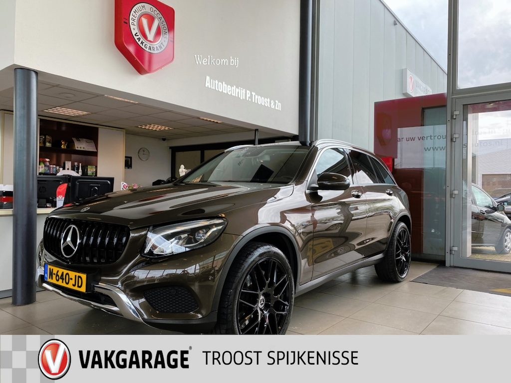 Mercedes-Benz GLC 350e 4MATIC Premium Plus, Hybride Benzine, Automaat, Panoramadak, Elektrische Trekhaak, Leder&Stoelverwarming, Navigatie, Achteruitrijcamera, Sensoren V&A, Climate&Cruise Control, Bluetooth met Spraakbediening, Enz..