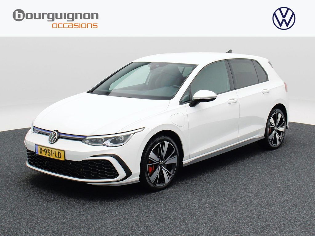 Volkswagen Golf 1.4 eHybrid GTE 245 Pk Automaat | Stoel/Stuurverwarming | Adaptive Cruise | Trekhaak | Virtual Cockpit | Navigatie | 18 Inch | 98.528 Km !!