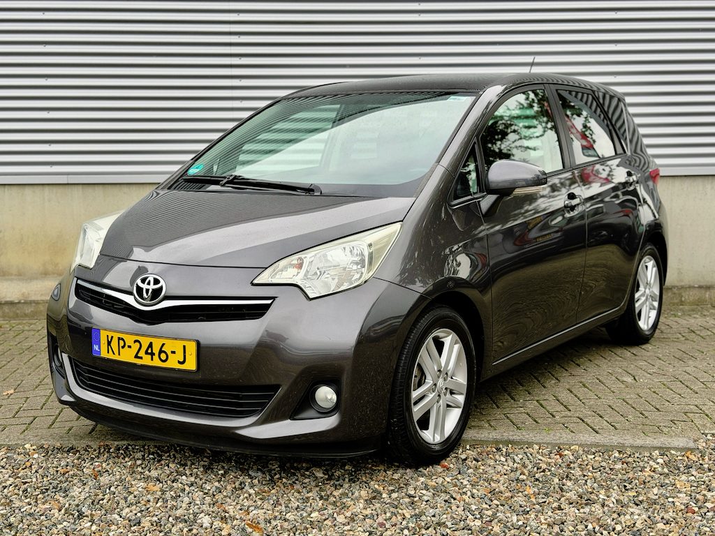 Toyota Verso-S 1.3 VVT-i Dynamic [ navi,panodak,camera,2 eig,dealer oh ]