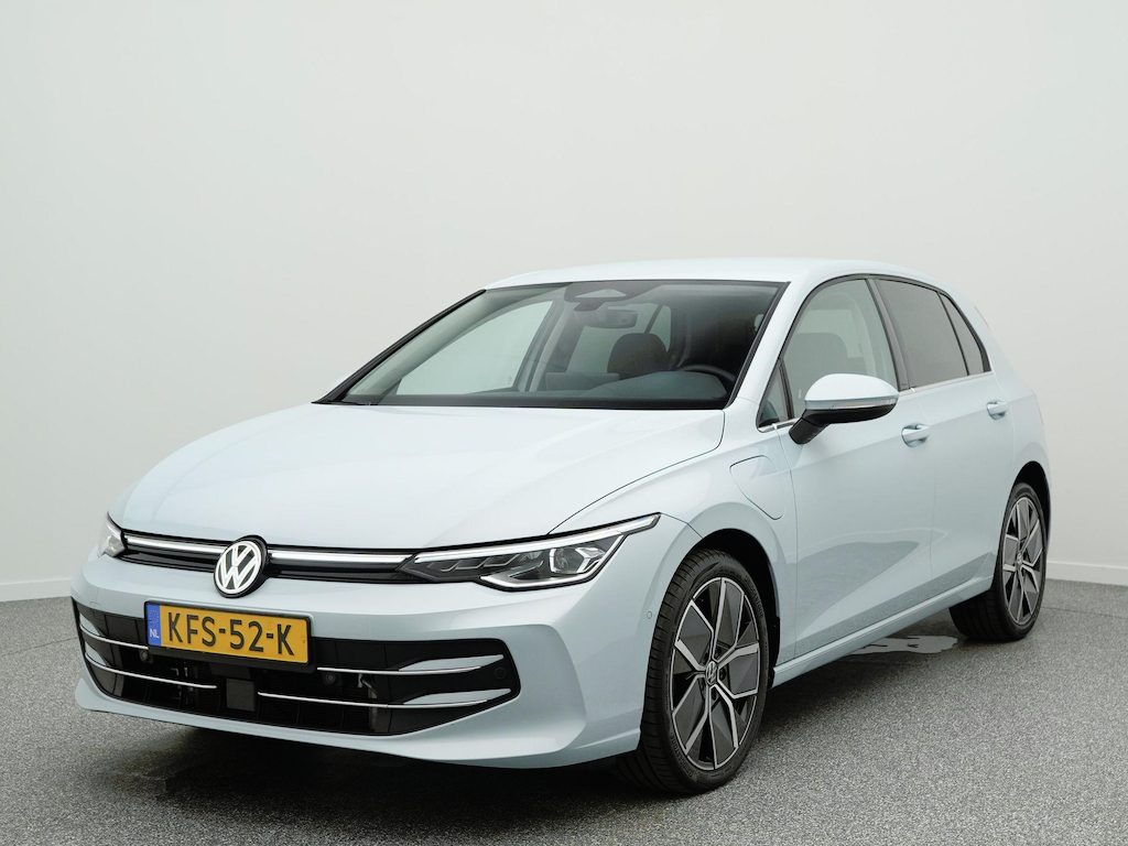 Volkswagen Golf 1.5 eHybrid Style Edition 204pk DSG | LED | Navigatie | Climate control | Cruise control | Trekhaak