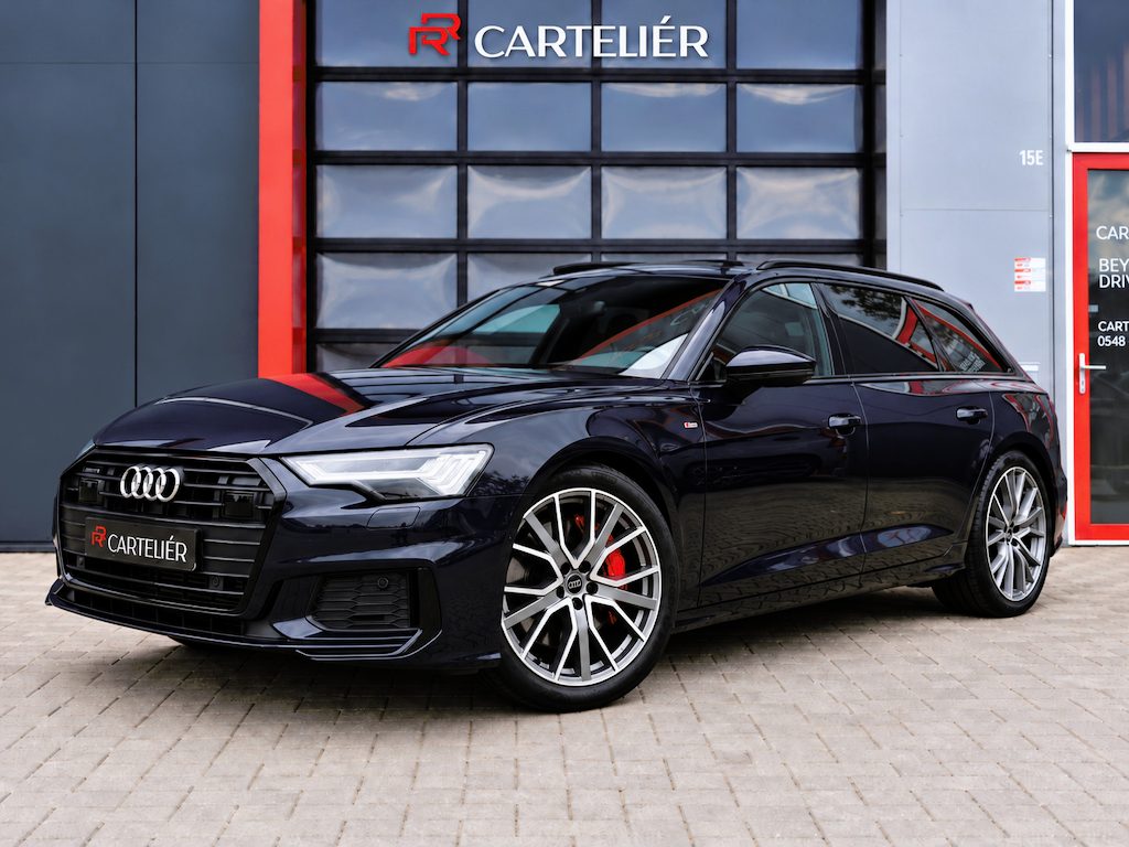 Audi A6 Avant 55 TFSI e S-Line Quattro Competition Firmamentblue| Pano | Trekhaak | 20''Competition | Alcantara Leder | Stoelverwarming | Matrix Led | Digital Dash | Carplay | Grootlicht Ass | F1 Flippers | Ambient | Adaptive Cruise | Stuurwielverwaming