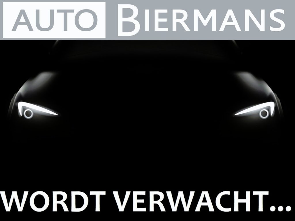 Volvo V60 2.0 B4 Core / INCL. FAbrieks-garantie / Stoelverwarming voor en achter / Leer / Camera