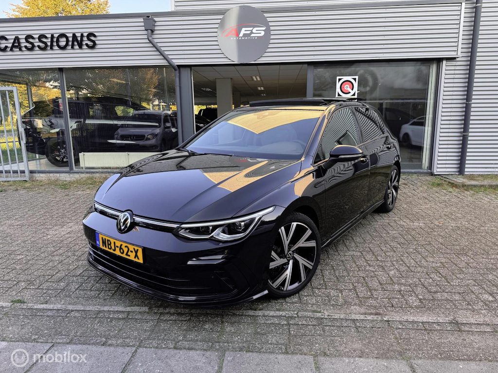 Volkswagen Golf 1.5 eTSI R-Line / PANO/CAM/CARPLAY/ACC
