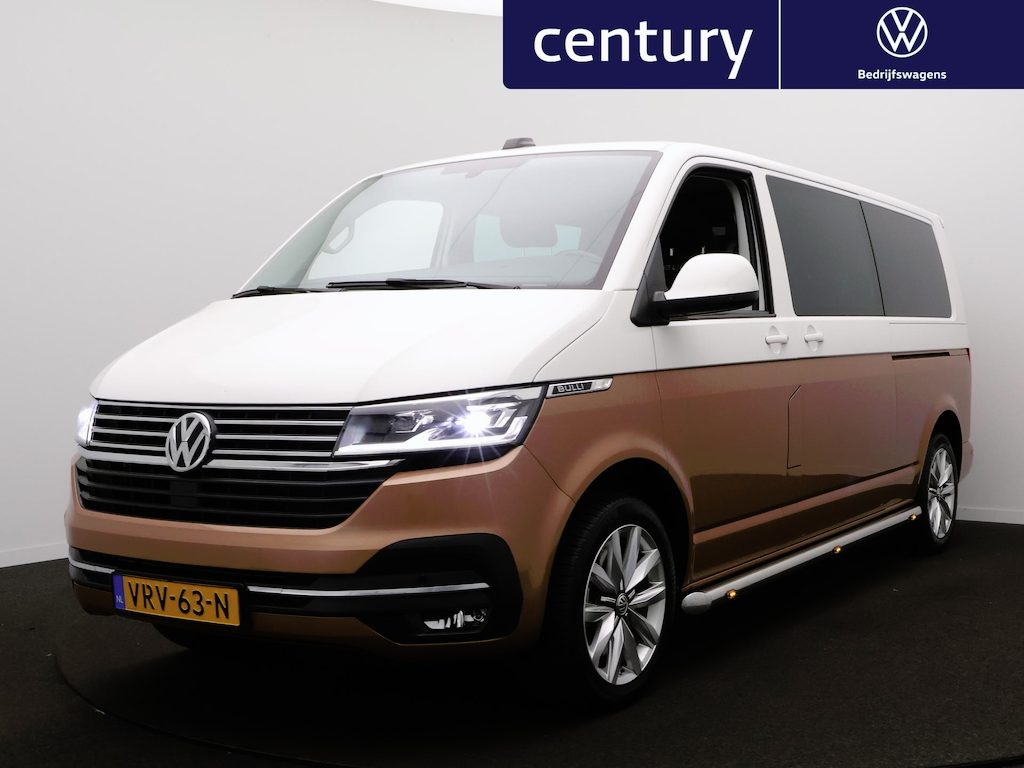 Volkswagen Transporter 2.0 TDI L2H1 32 DC Bulli Automaat - Navigatie - Trekhaak- Camera - 2x schuifdeur - LED - Sidebars - Elektrisch bedienbare achterklep - Stoelverwarming