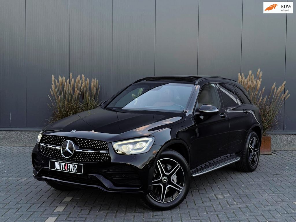 Mercedes-Benz GLC 300e 4MATIC AMG FULL PANO|LEDER|NAVI|LED