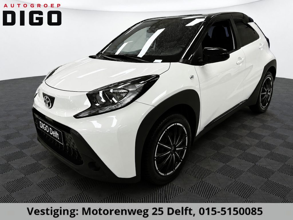 Toyota Aygo X 1.0 VVT-i PLAY BLACK & WHITE GARANTIE 2032! CARPLAY NAVI. ADAPTIVE CRUISE.AIRCO